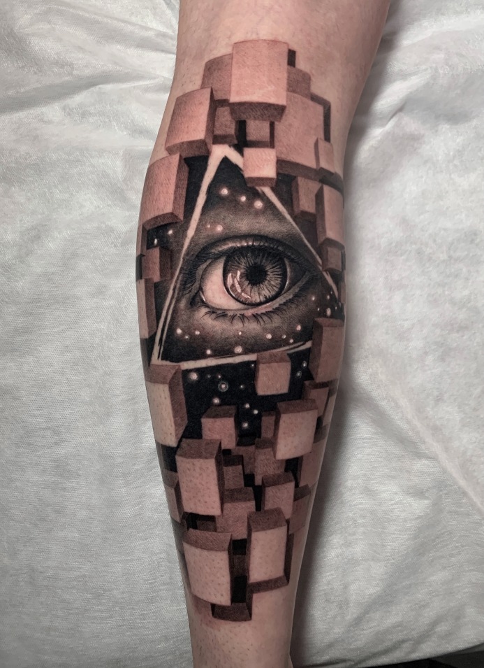 Geometric Auge in Dreieck Tattoo