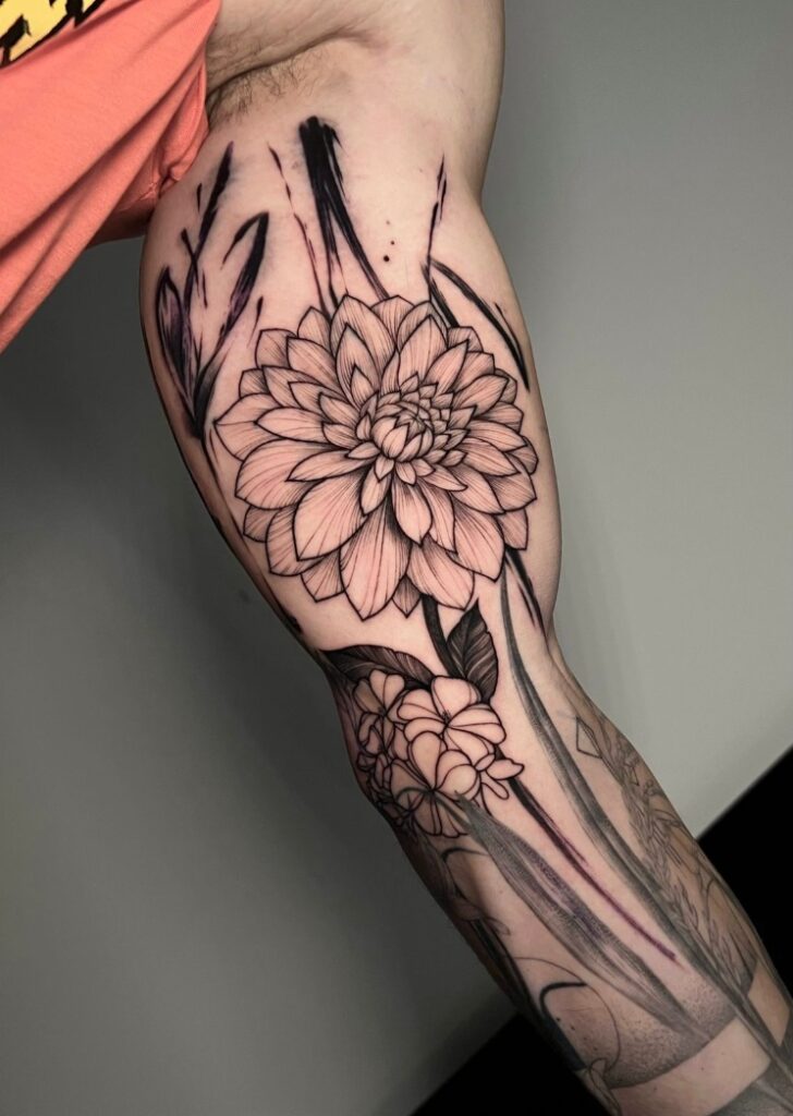 Graphic-Sketch-Tattoo-Blume