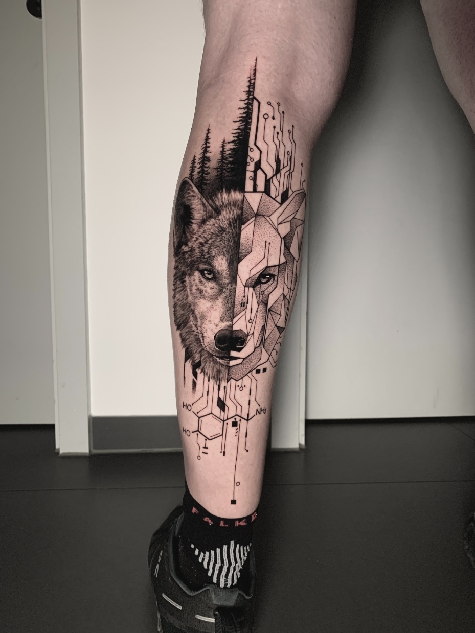 Linework-Wolf-Halb-Halb-Tattoo