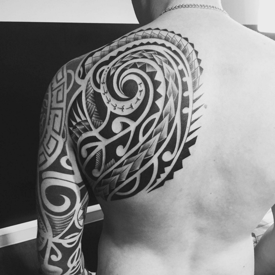 Maori Tattoo Linke Schulter und Rücken