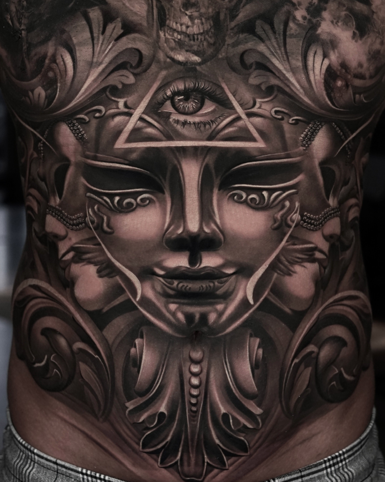 auge-kopf-realistic-tattoo